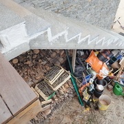 La derniere marche a été rajoutée pour arriver au juste niveau