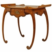 Table japonisante par Emile Gallé (art nouveau) https://www.1stdibs.com/