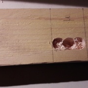 Perçage à la perceuse à colonne des futures mortaises