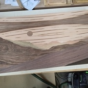 Après enlèvement du papier gommé et ponçage au grain 80