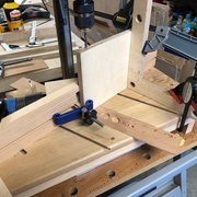 Il faut une équerre, le guide n'est pas suffisant ici.