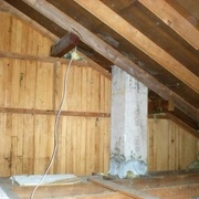 En pignon un doublage est prévu il a fallu en tenir compte pour la position de la trémie