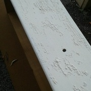 j'ai essayer le décapant en gel, je vous conseil plutot de poncer c'est long mais c'est bien plus efficace et simple