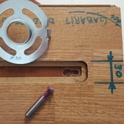 "Trou de serrure" à droite