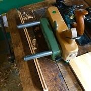 Rainurage des planchettes des fonds