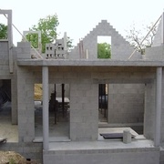 ex 2/ Maison neuve en construction , avec charpente complexe http://maconnerie-allainguillaume.fr