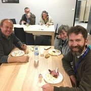 La fine équipe se restaure...