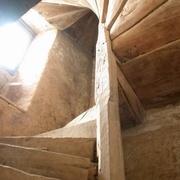 escalier en bois hélicoïdale en vis sur fut central et marches monoxyles http://manoirs-d-iffendic.e-monsite.com/pages/treguil.html