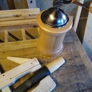 on peut bloquer le bois aussi ce sera plus facile.