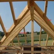 (fig 3)  noues et arêtier réciproques qui peuvent être assimilés a des arbalétriers  http://maisonscreativ.com