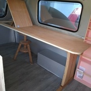 le tabouret je viens de le trouver en brocante et de suite au boulot !!!