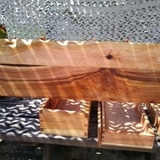 moi j'adore ce panneau et un petit côté "live edge" à la wastringue sur le dessus.