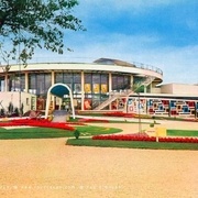 Casino de Royan construit fin 1950 , et (Hélas) démoli en 1985   http://rockin-records.over-blog.fr