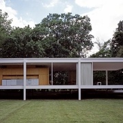 La maison Farnsworth par Mies van der Rohe https://www.thoughtco.com