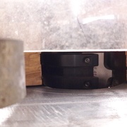 Le congé est fait à la toupie (celui du bas)