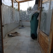 L'ancienne véranda qui était petite et non pratique