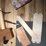 Préparation des queues d'arondes du bâti