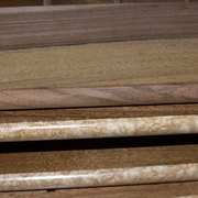 Réserve réalisée à la fraise à quart de rond pou accueillir le placage