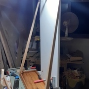 Simulation du mur et de la plinthe à l'envers pour recouper les pieds à longueur