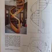 Courbe hélicoïdale (la plus simple c'est une droite enroulée)