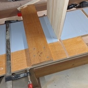 Un té pour fraise Ø 10, je le décale pour faire des rainures de 20 mm