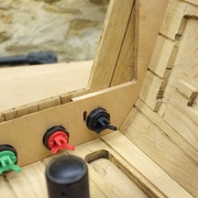 Le chêne 21mm est ajouré à l'intérieur pour alléger la bête