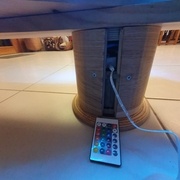 Beton en dessous et electronique au dessus