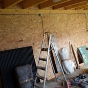 De gauche à droite : prise pour aspirateur, dégau/rabot, perceuse