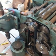 Après le remontage et nettoyage. Les courroies neuves.