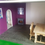 Coté salon avec petite cheminée