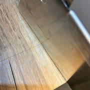 on coupe à environ un millimètre du trait coté chute.