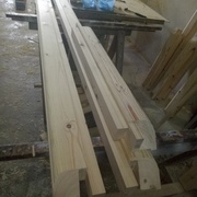 Les deux montants et la traverse