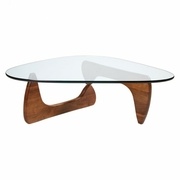 Table basse par Noguchi noyer & verre 1972 https://www.pinterest.fr