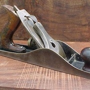 Outil de corroyage métallique