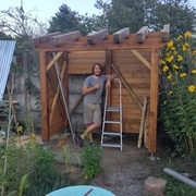 Pas peu fier, les chevrons sont posés avec leur encoche dans le bon sens