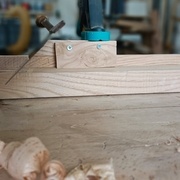 onglet découpé à la scie sterling sur guide