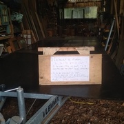 panneau de mise en garde pour ne plus marcher sur la remorque