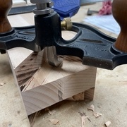 façonnage des tenons à coupe d'onglet