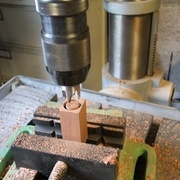 découpe de l'embout presseur (mêche à bouchonner)