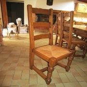 Symboles populaire des années 80 ,la chaise paillée campagnarde
