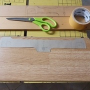 Découpe de la forme en carton pour usiner le gabarit