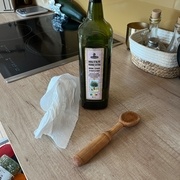 Et finition à l'huile d'olive, parce que j'ai eu la flemme de chercher ce que j'avais de compatible alimentaire :-)