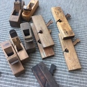 5 rabots, 4 guilaumes et un outil à moulures sans fer