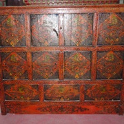 Armoire type antique chinoiss  laquée (Tibet) http://www.5bouddha.fr