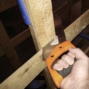 Quelques coups de scie.