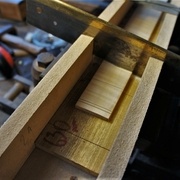 Sciage des emplacements de frettes