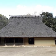 Construite vers le 14e siècle, l'ancienne maison des HAKOGI http://culturejaponaise.info