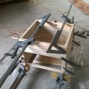 Le caisson en serre aussi