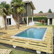 Solivage Pin sur la partie piscine, plots PVC en périphérie de maison sur dalle existante