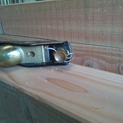 poteaux rabotés puis chanfreinés